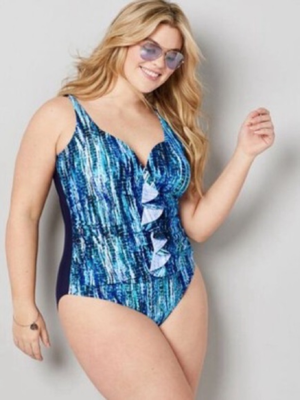 Avenue Women’s Swimsuit Bathing Suit Blue Multi-Stripe Ruffle One-Piece 20